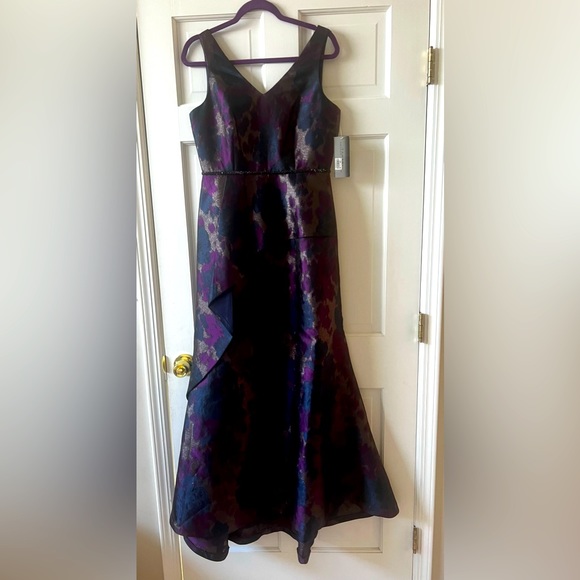 Dresses & Skirts - Evening gown